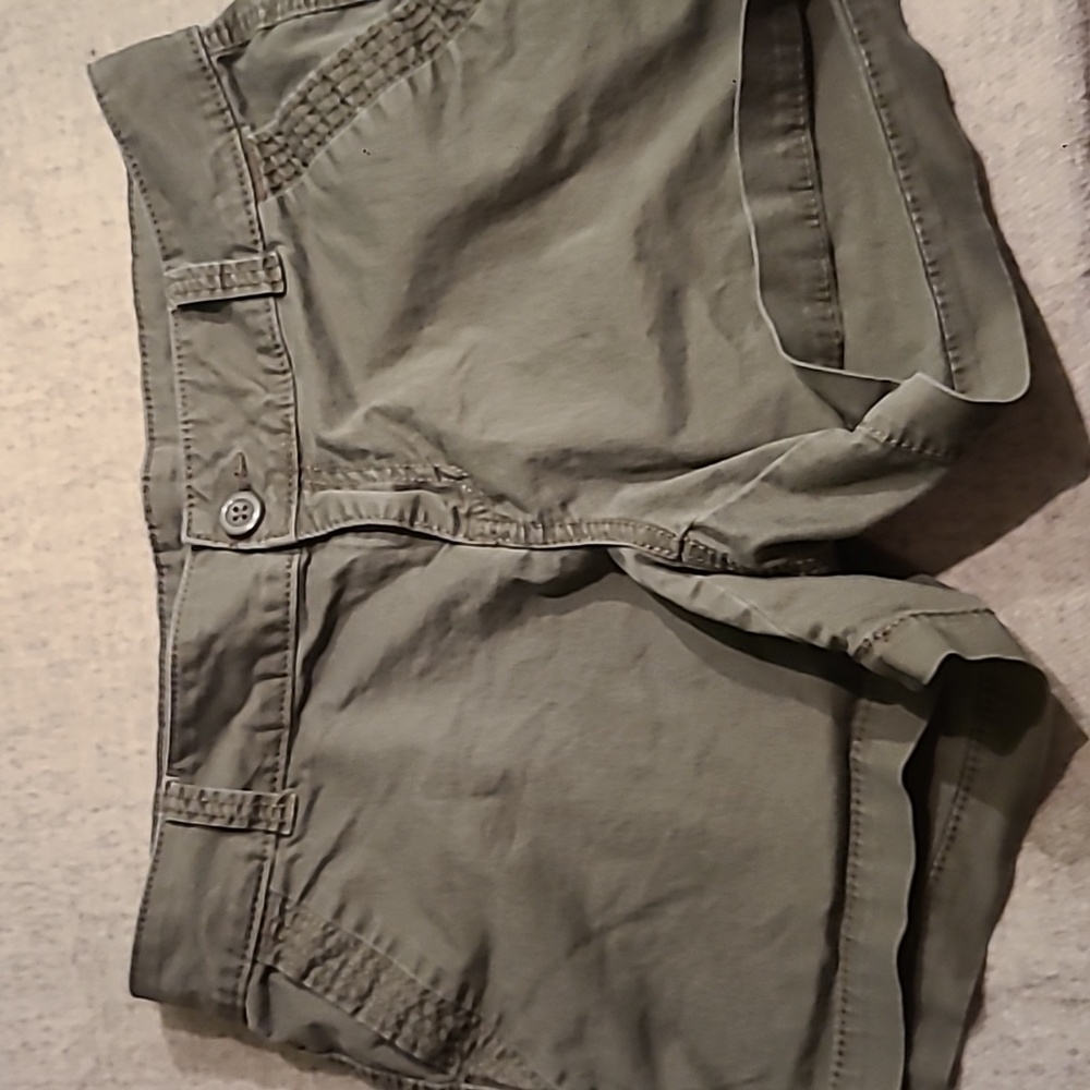Green cotton shorts